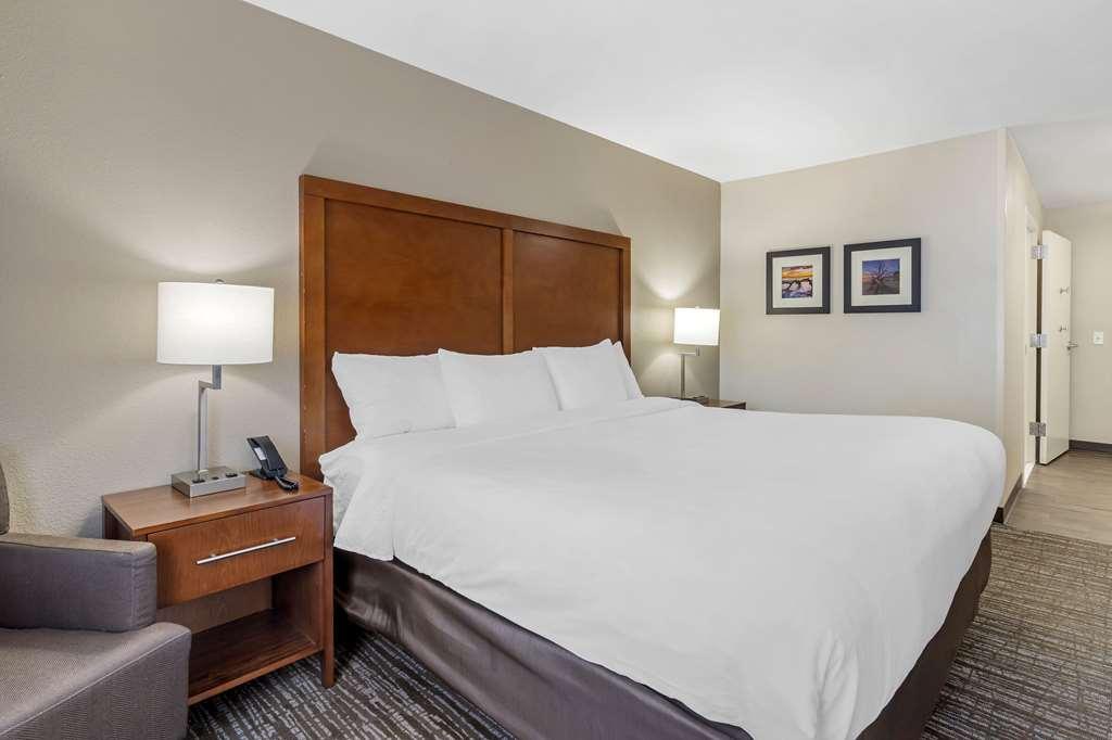 Comfort Inn & Suites Брунсуик Стая снимка