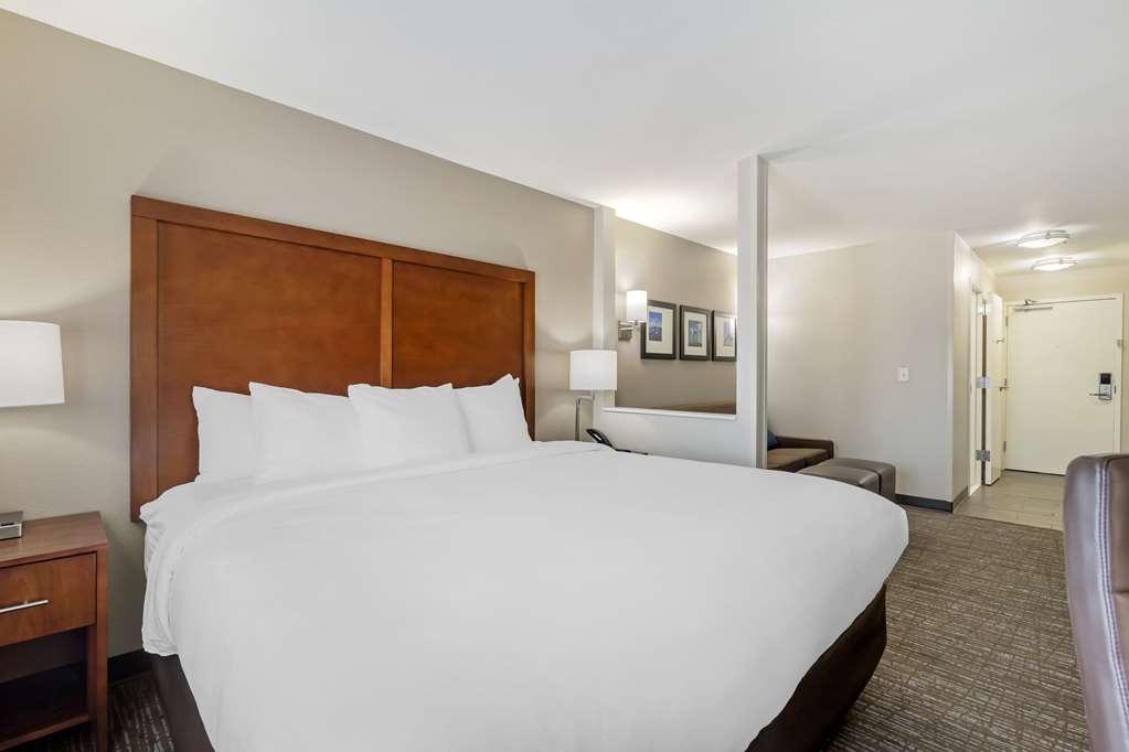 Comfort Inn & Suites Брунсуик Стая снимка
